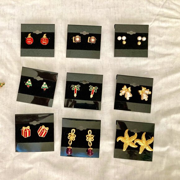 NWT Gold Round Ball Bead Earrings, Costume Jewelry - Picture 3 of 4